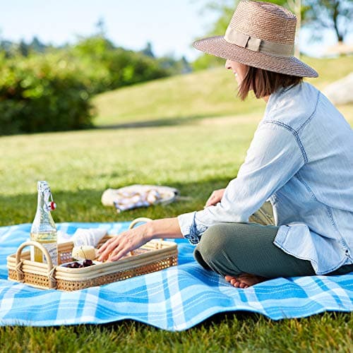 Amazon Basics Picknickdecke für Küche mit wasserdichter Unterseite, Dunkelblau, 200 x 200 cm  
Amazon Basics Picknickdec