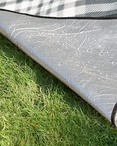 SONGMICS Wasserdichte Picknickdecke, groß, für Camping und Strand, grau-weiß GCM60GW