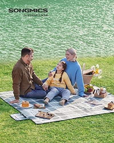 SONGMICS Wasserdichte Picknickdecke, groß, für Camping und Strand, grau-weiß GCM60GW